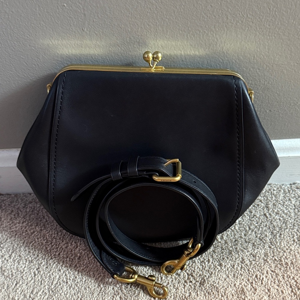 Coach Black Leather Crossbody Kisslock Bag with Gold Accents